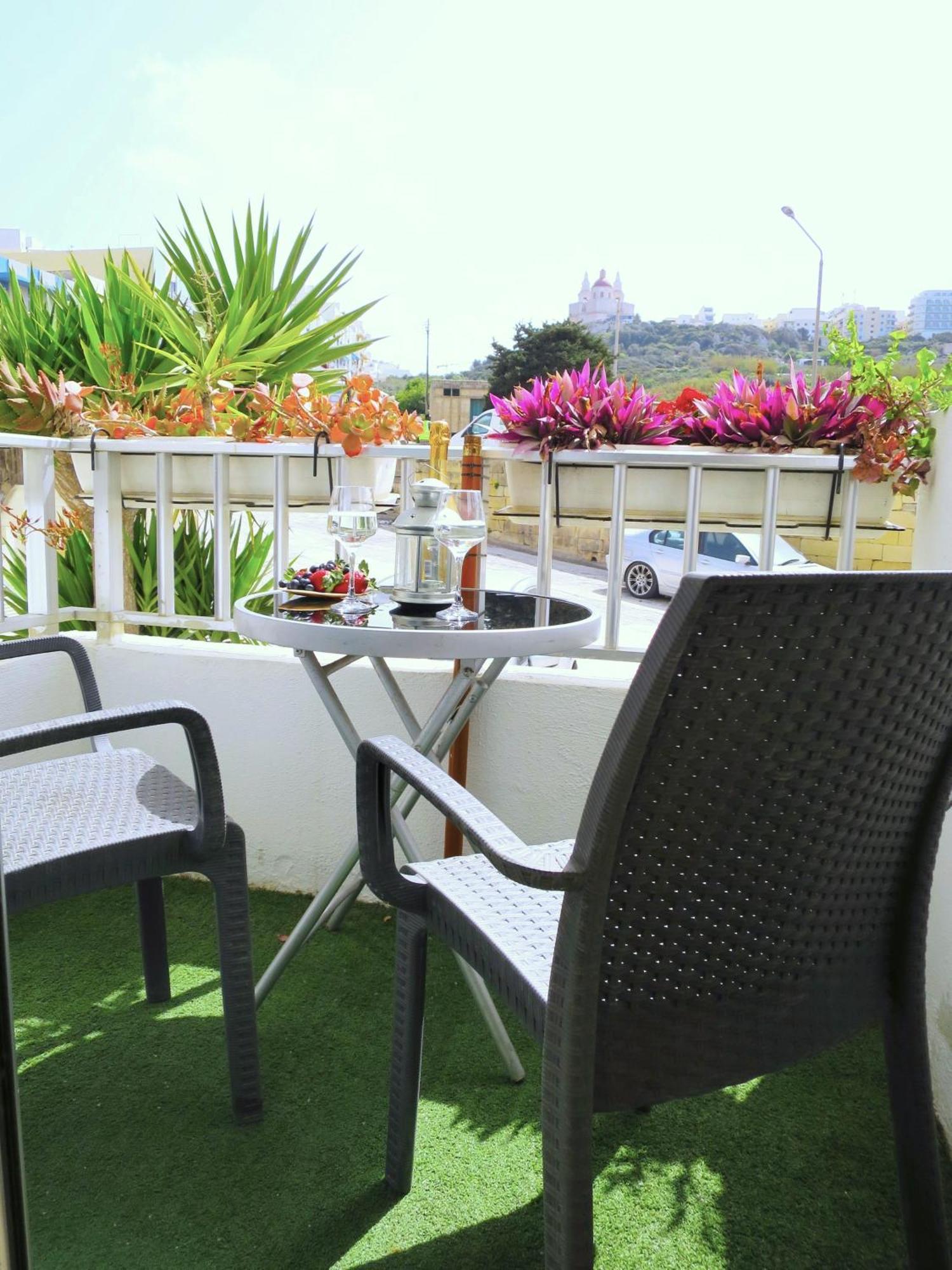 Close To Beach Unique & Cozy Apartment 3 Balconies Country Views 멜리에하 외부 사진